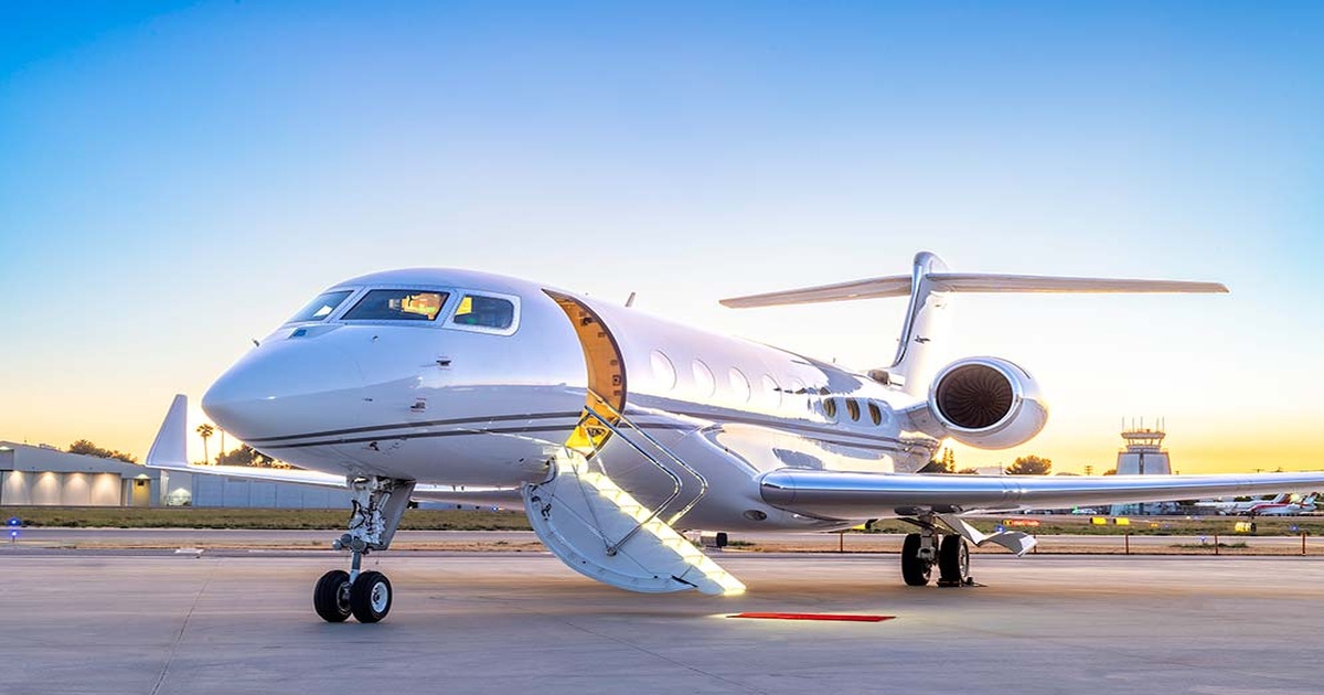 How to Charter a Private Jet